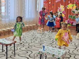 Утренники 8 марта Утренники 8 марта.